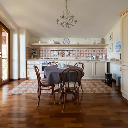 Dei Gelsomini, Residenza Nel *